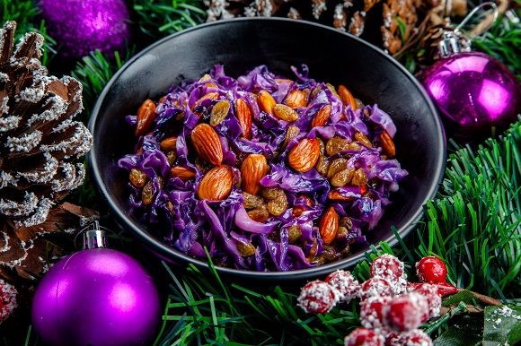 Honey glazed red cabbage with almonds and raisins